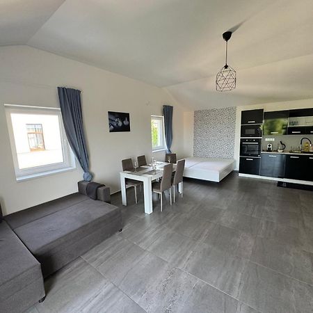 Apartman Byt 75M2 Klid Priroda Pro Rodinu Прага Экстерьер фото