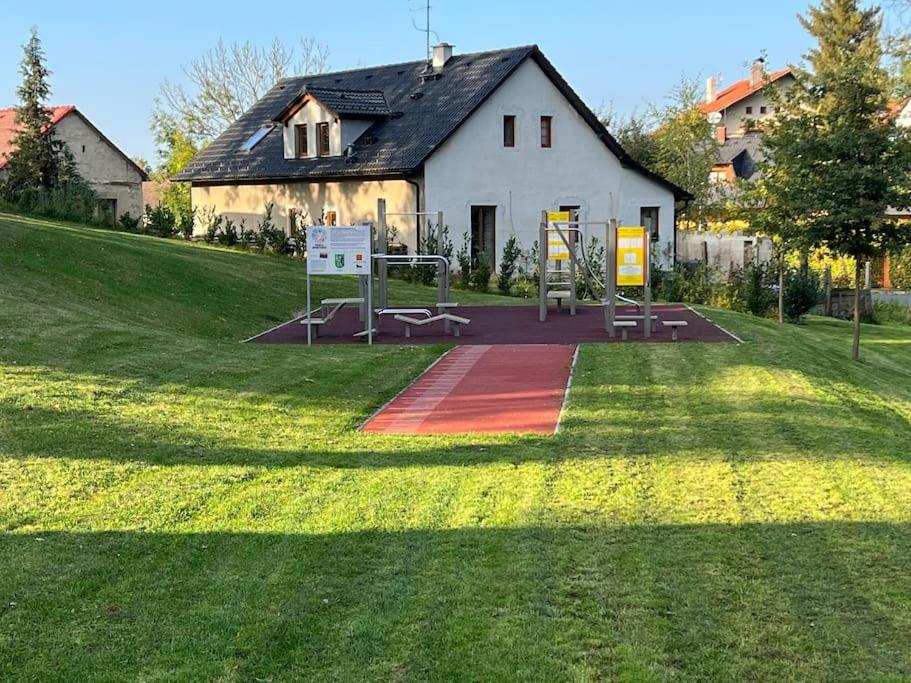 Apartman Byt 75M2 Klid Priroda Pro Rodinu Прага Экстерьер фото